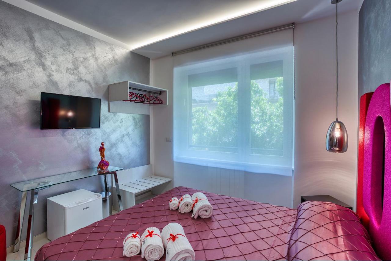 Distinto Suite & Rooms Lecce Kültér fotó