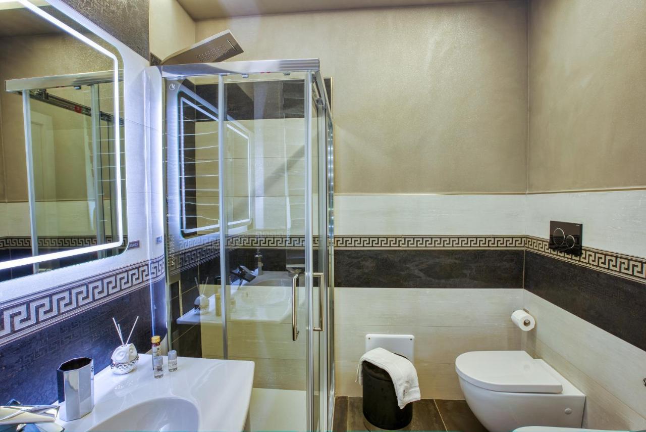 Distinto Suite & Rooms Lecce Kültér fotó