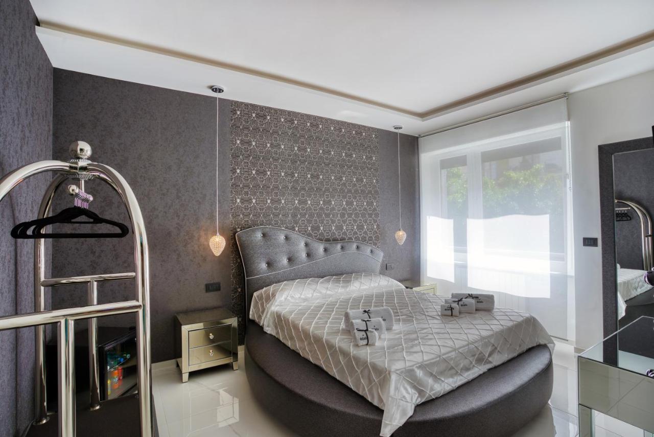 Distinto Suite & Rooms Lecce Kültér fotó