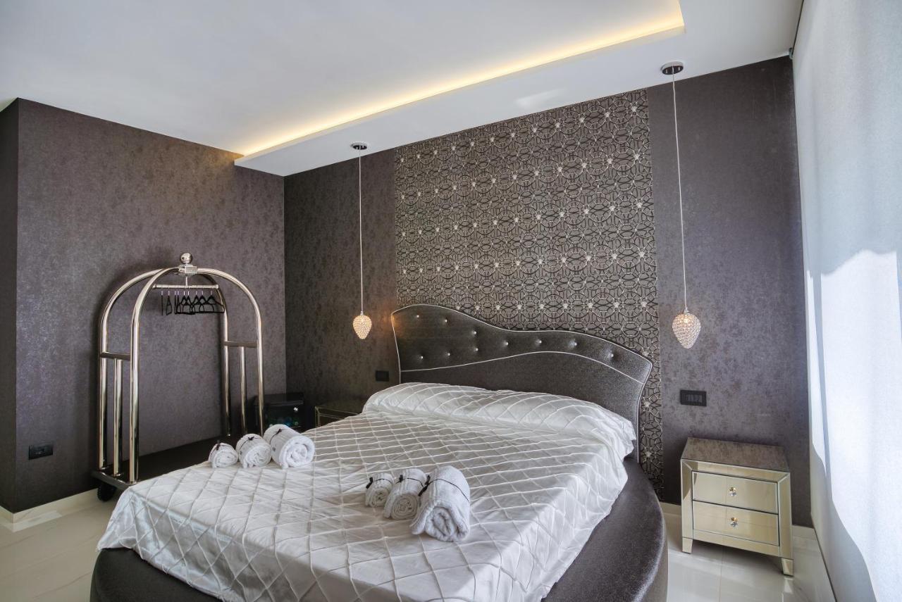 Distinto Suite & Rooms Lecce Kültér fotó