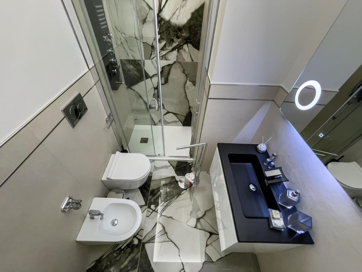 Distinto Suite & Rooms Lecce Kültér fotó